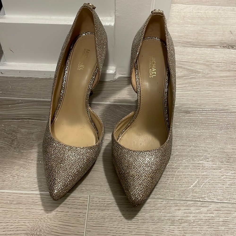 Michael Kors Gold Sparkle Pumps